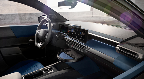 'Intérieurs de la nouvelle Ypsilon. Service de réparation de vitres Lancia.